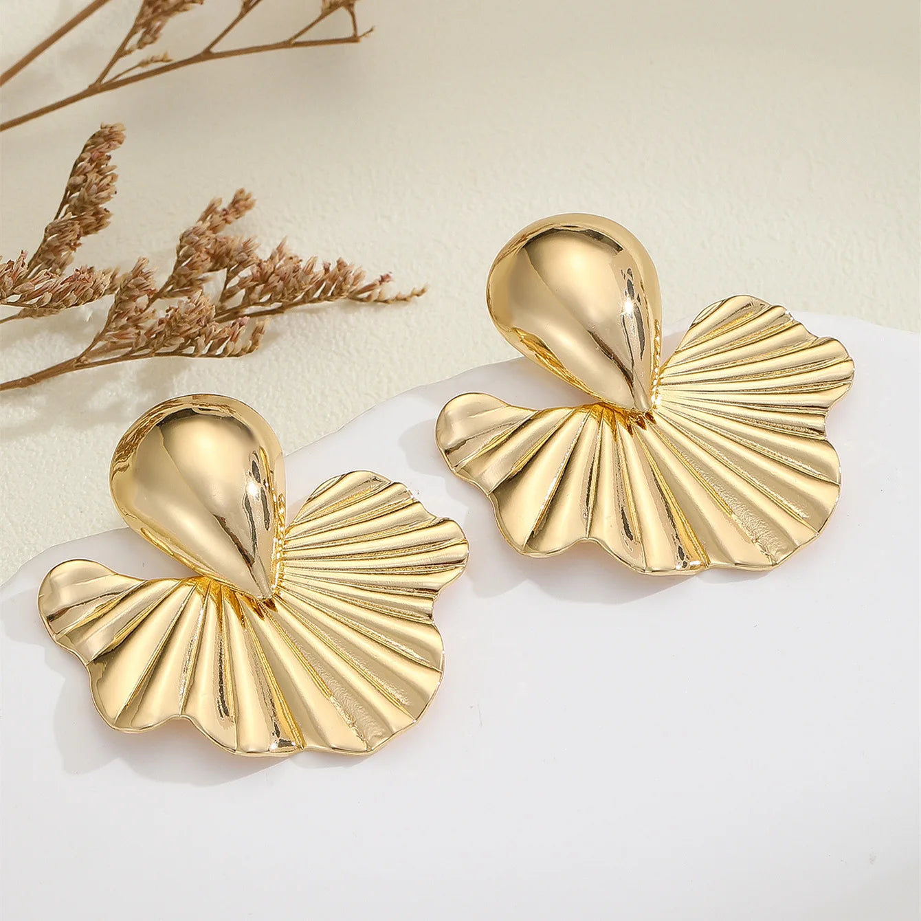 Hair Accessories Retro  Pearl Stud Earrings Gold Color Alloy Earrings For Women Simple Jewelry Gift