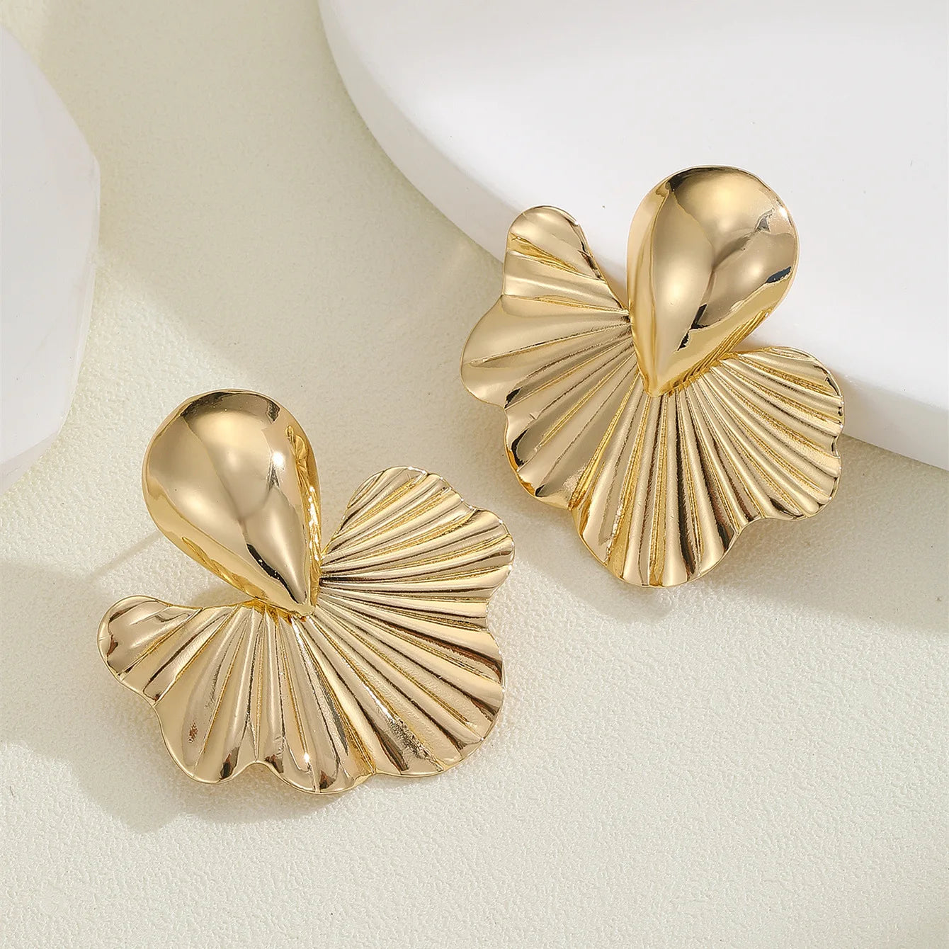 Hair Accessories Retro  Pearl Stud Earrings Gold Color Alloy Earrings For Women Simple Jewelry Gift